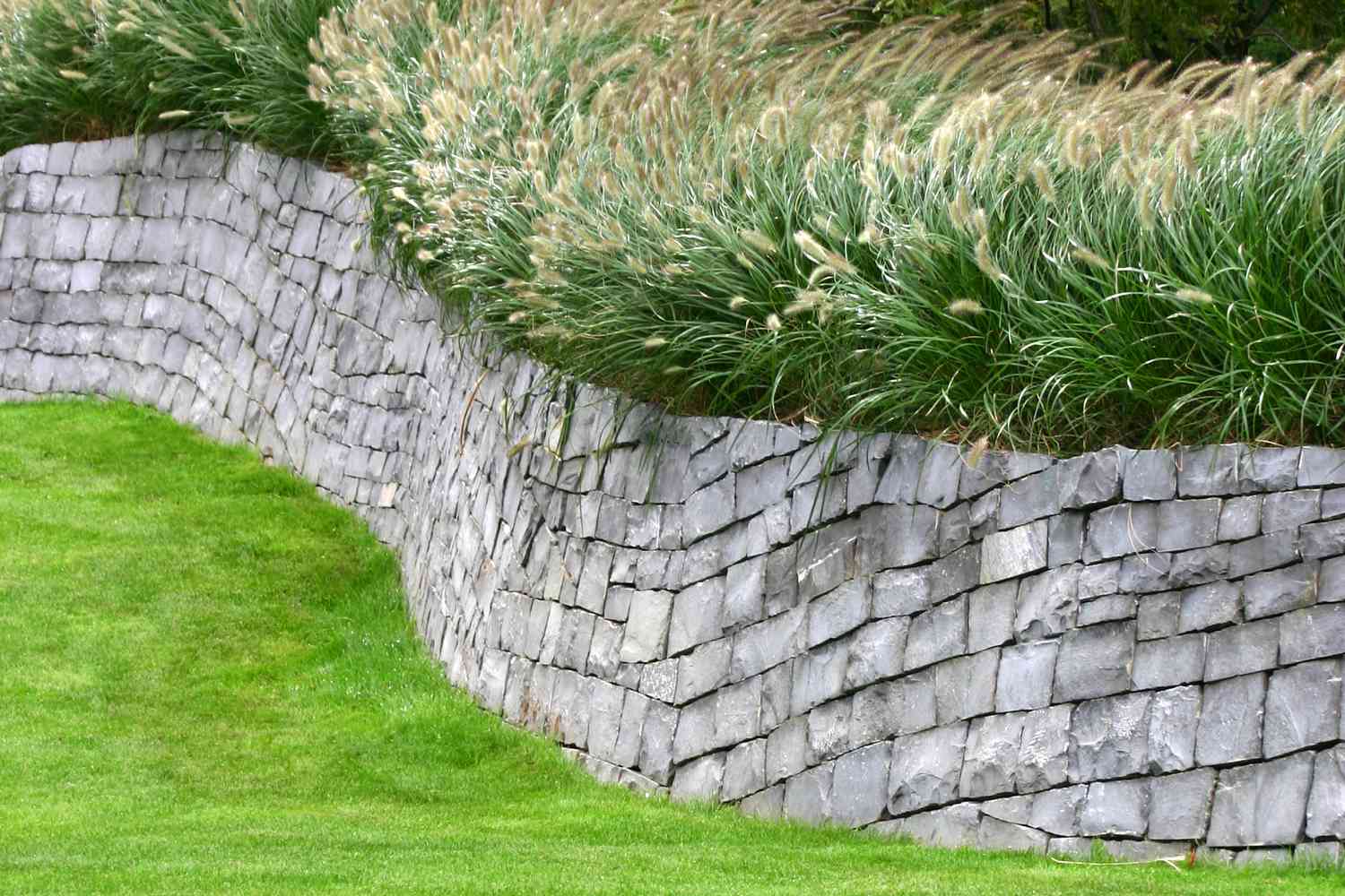 14 Yard Wall Ideas That Will Rework Your Yard